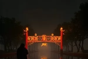玻璃温室剧照，温室穹顶下水汽凝成细密水珠